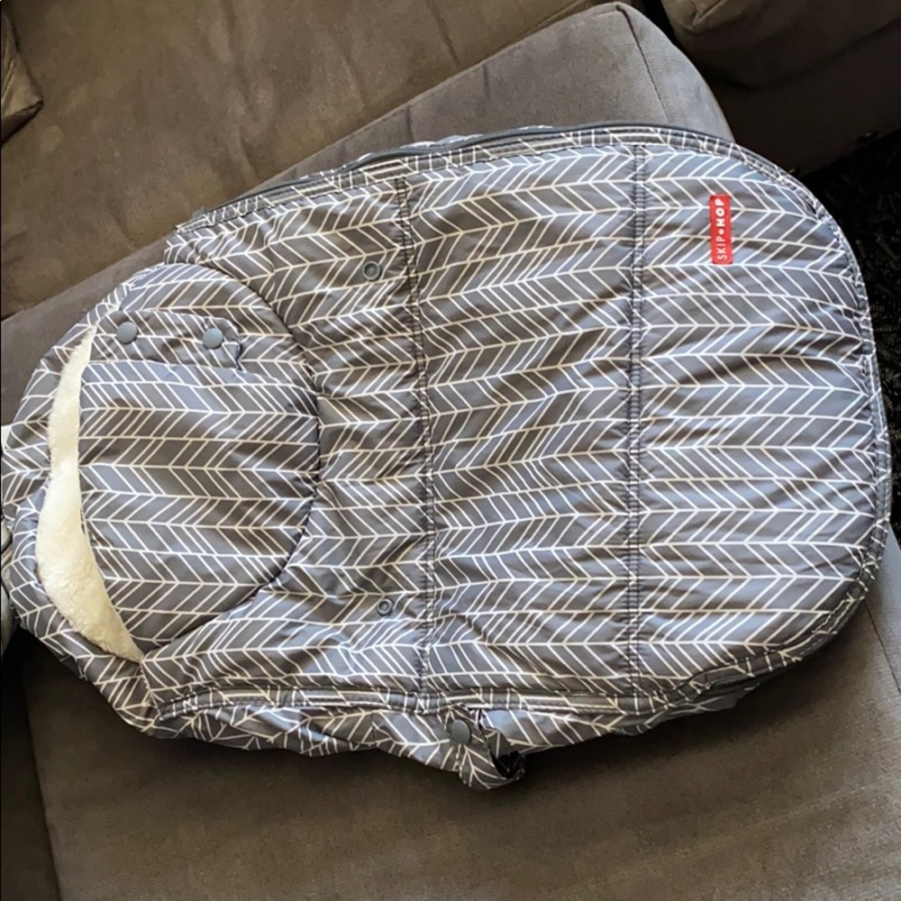 Skip hop car seat cover